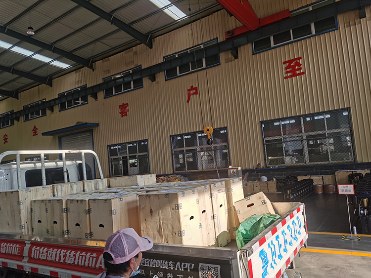 山東礦安20臺氣動(dòng)隔膜泵發(fā)往河南鄭州